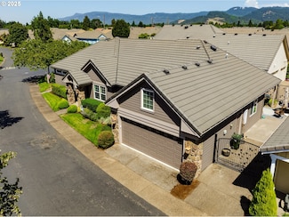 3241 Lake Glenn Dr, Eugene, OR 97408