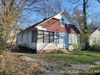 204 N 8th St, Herrin, IL 62948