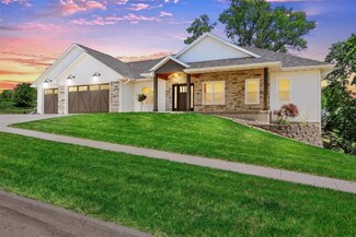 1885 Rogers Creek Rd, Ely, IA 52227