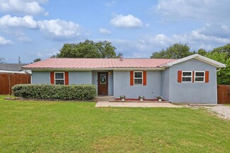 405 Hickorywood St, Azle, TX 76020