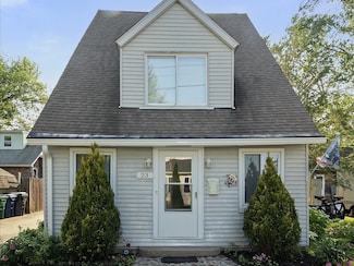 23 Huron St, Warwick, RI 02889