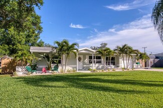 5881 49th Ave N, Kenneth City, FL 33709