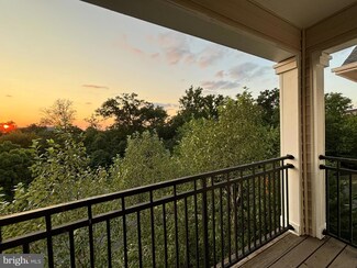 12957 Centre Park Cir Unit 410, Herndon, VA 20171