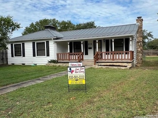 614 S 8th St, Kenedy, TX 78119