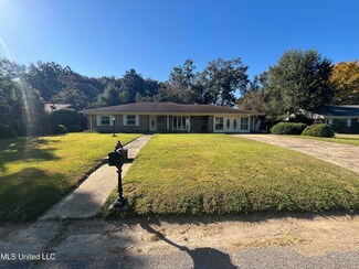 15291 Oakwood Ct, Gulfport, MS 39503