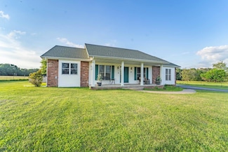 877 Highway B, Bolivar, MO 65613