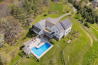 11 Orchard Hill Rd, Freeport, ME 04032