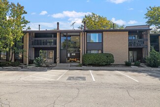 6183 Pinewood Ct Unit 201, Willowbrook, IL 60527