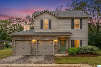 8205 Cottage Ln, Leeds, AL 35094