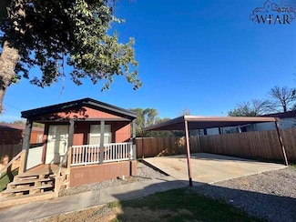 414 S Clay St, Henrietta, TX 76365