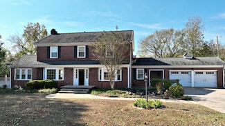 301 Reine St S, Mena, AR 71953