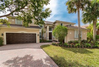 19132 S Hibiscus St, Weston, FL 33332