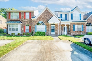 502 S Lake Cir, Chesapeake, VA 23322