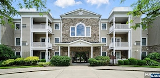 5 Tenakill Park E Unit 203, Cresskill, NJ 07626