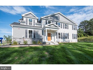 42 Hunters Ln, Glen Mills, PA 19342