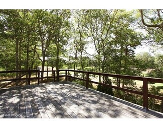 6 Carriage Cir Unit 6, Buzzards Bay, MA 02532