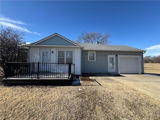 117 S Lincoln St, Garnett, KS 66032