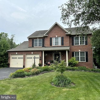 1736 Carrera Dr, Chambersburg, PA 17202