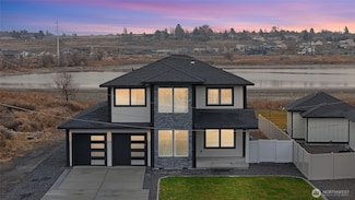 1515 W Lakeside Dr, Moses Lake, WA 98837