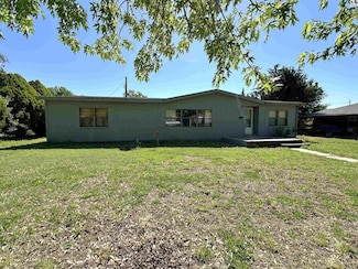 220 S 3rd St, Sterling, KS 67579