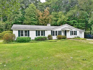 16 Meadowfox Rd, North Hampton, NH 03862
