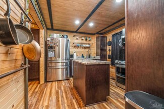 993 Marge Ln, Molino, FL 32577