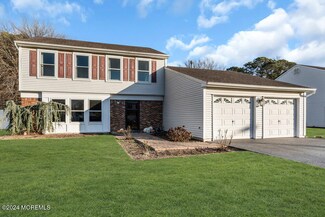 70 Oak Glen Rd, Toms River, NJ 08753
