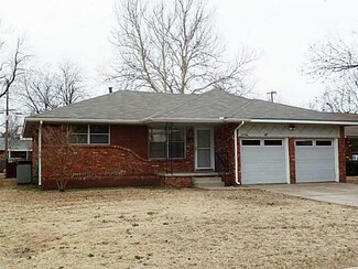 5736 NW 48th St, Warr Acres, OK 73122