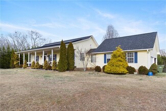 205 Torrington Rd, Walhalla, SC 29691