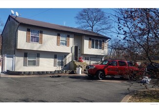 657 Wilson Blvd, Central Islip, NY 11722
