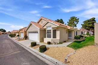 19146 Oak St, Apple Valley, CA 92308