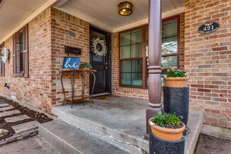 421 Little John Dr, Irving, TX 75061