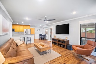 2100 Four Oaks Ln, Austin, TX 78704