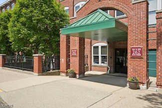 262 Main St, Little Falls, NJ 07424