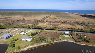 301 Bayview Dr, Stumpy Point, NC 27978