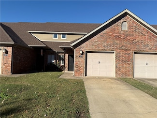3236 W Montrail Place, Fayetteville, AR 72704
