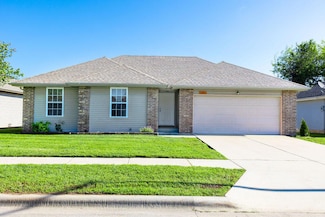2481 W Brook Ridge St, Springfield, MO 65803