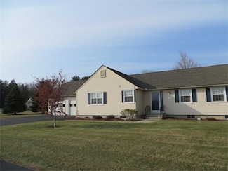 3 Duncan Dr Unit 3A, South Deerfield, MA 01373