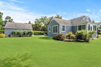 2360 Peconic Bay Blvd, Laurel, NY 11948