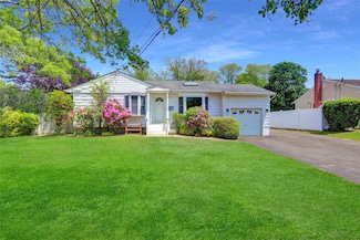 187 Audwin Dr, Islip Terrace, NY 11752