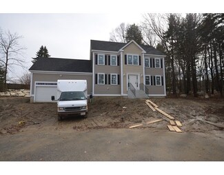 5 Desrosiers Landing, South Grafton, MA 01560