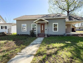 506 S Delaware Ave, Columbus, KS 66725