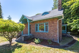 314 E 2nd St, Port Angeles, WA 98362