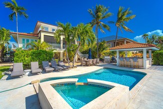 4 Cannon Royal Dr, Key West, FL 33040