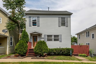 1120 Race St, Dubuque, IA 52001