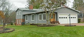 171 Harwood Cir, Rochester, NY 14625