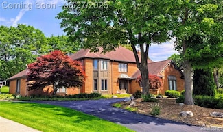4469 Tanbark St, Bloomfield Hills, MI 48302