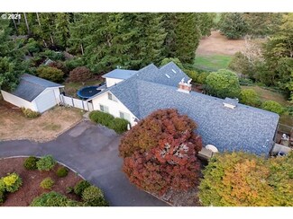 777 Ranch Rd, Reedsport, OR 97467