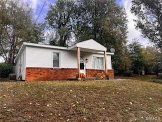 704 Royal Ave, Mount Vernon, IL 62864