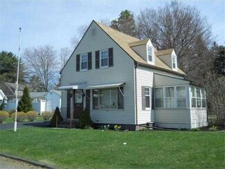 11 Plummer Park, Whitinsville, MA 01588